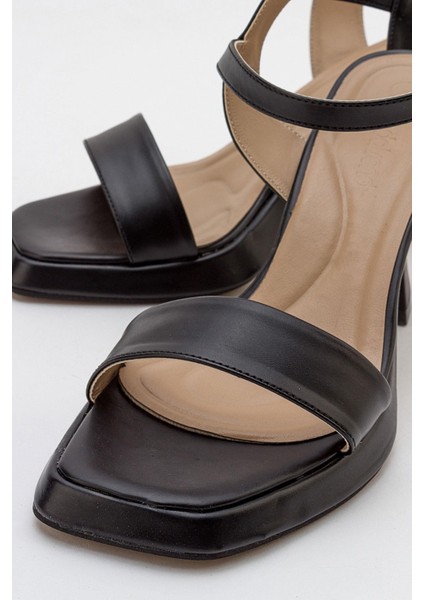 Tek Bantlı Platformlu Kadın Topuklu Sandalet Siyah Cilt modelleri