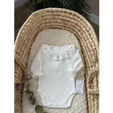 Florije Baby Fırfırlı Organik Yenidoğan Uzun Kollu Body Gül Kurusu El Işi Işlemeli
