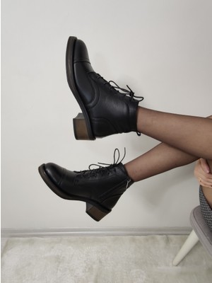 Çiğdem Kundura Helix Derçek Deri Kadın Önden Bağlı Kadın Kısa Bot(Enz B14) - Siyah - 40