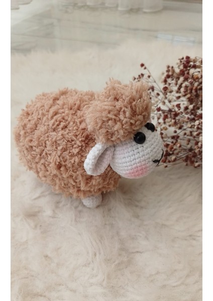 Kübraca Emek Amigurumi Kuzucuk