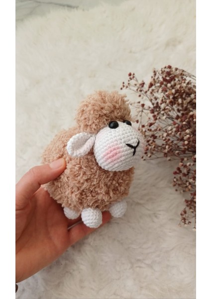 Kübraca Emek Amigurumi Kuzucuk