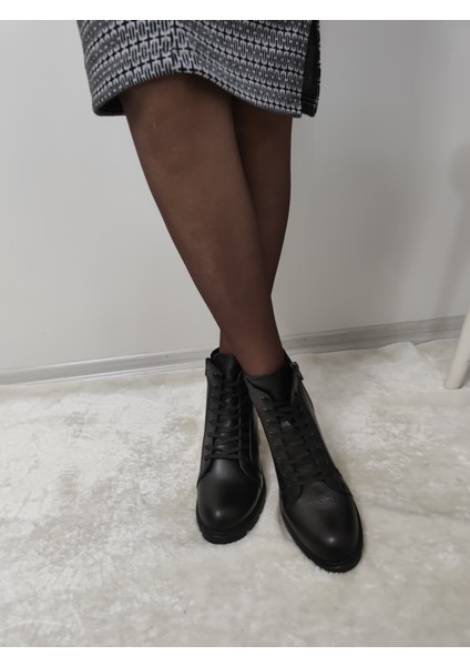 Eclips Deri Önden Bağlı Yanı Fermuarlı Kadın Kısa Bot(Voyager B6) - Siyah - 39 modelleri