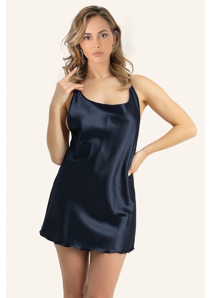 Sırt Askılı Dekolteli Mini Saten Gecelik