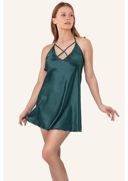 Sırt Askılı Dekolteli Mini Saten Gecelik