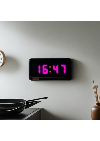 Sanec Dijital LED Duvar ve Masa Saati - Mor (Kasa Ölçüleri: 7X17 Cm)