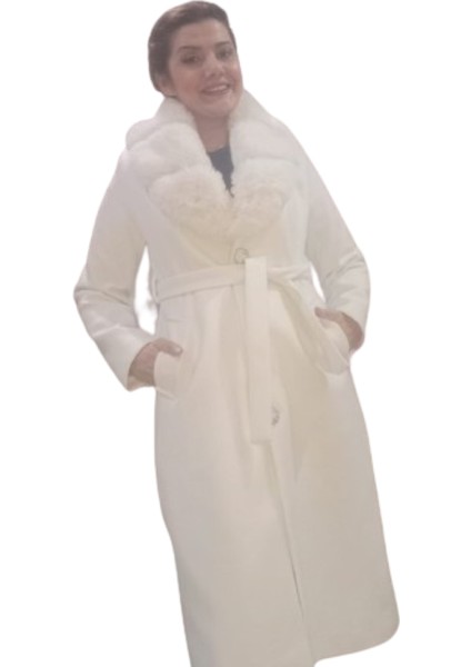 Kürklü Yakalı Beyaz Kaşe Manto