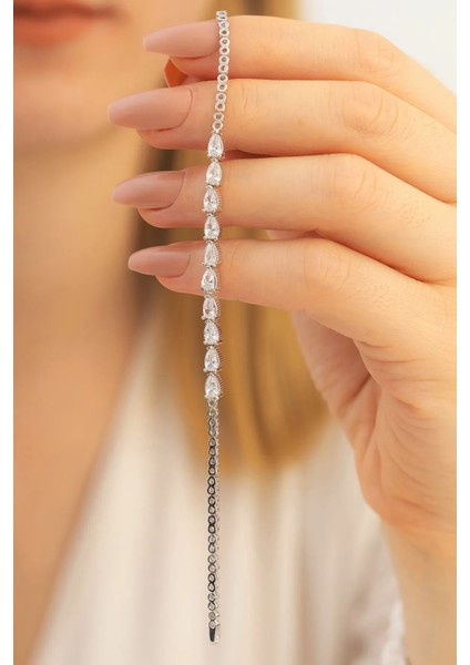 Füreyya Tek Sıra Zirkon Taşlı Su Yolu Kadın Gümüş Bileklik fiyatları