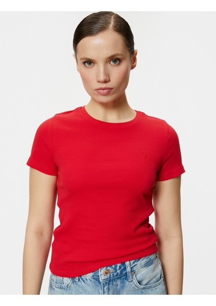 Basic Tişört Bisiklet Yaka Kısa Kollu Pamuklu Slim Fit fiyatları