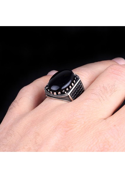 925 Ayar Gümüş Oval Model Onix ve Mikro Taşlı Yüzük fırsatları