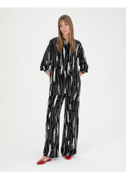 Kadın Siyah Cupro Desenli Wide Leg Pantolon 50284525-VR046