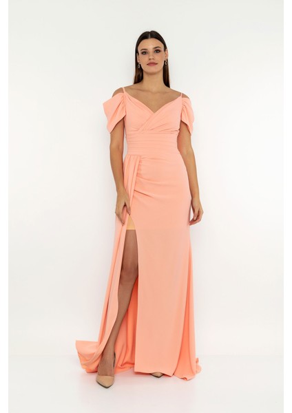 Düşük Omuzlu Askılı Yırtmaçlı Elbise