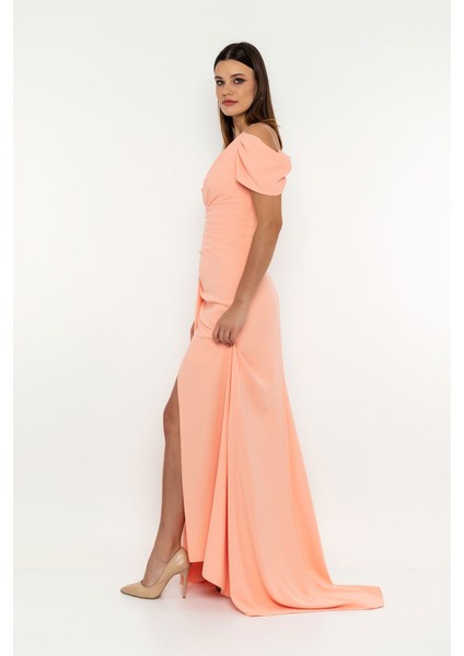 Düşük Omuzlu Askılı Yırtmaçlı Elbise fırsatları