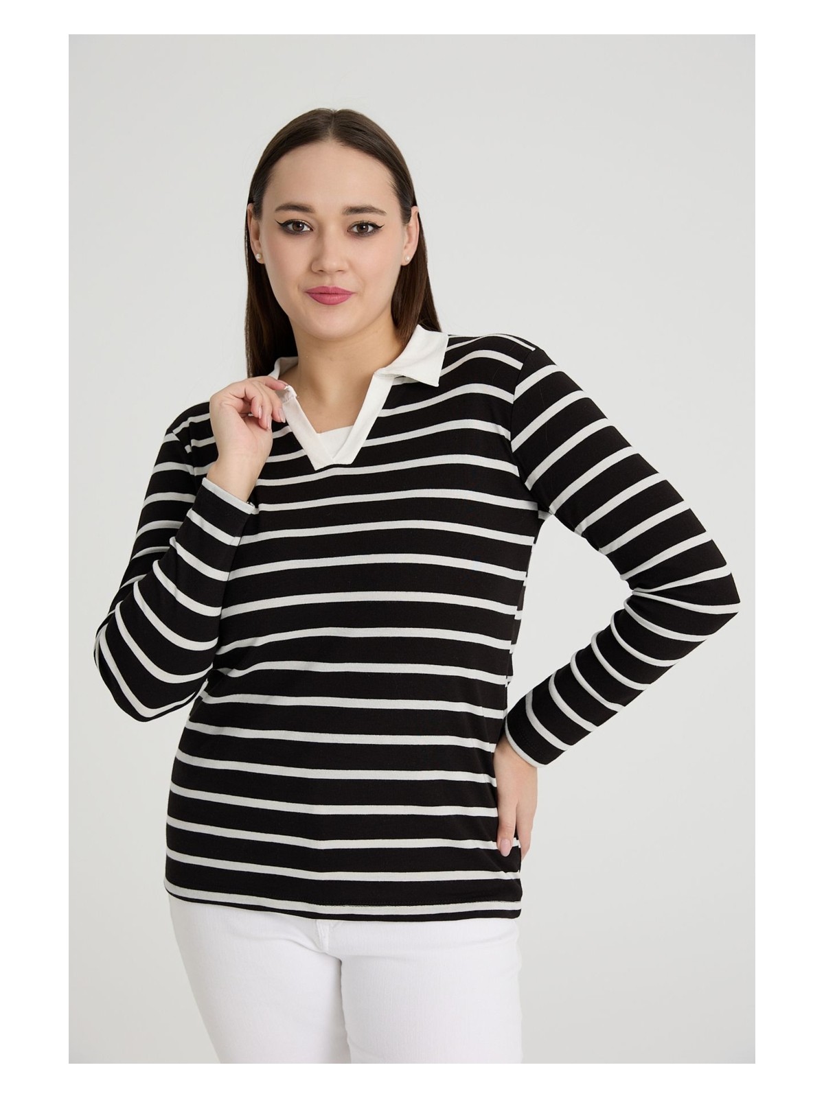 Banega Büyük Beden Pamuklu Likralı V Yaka Basic Siyah Beyaz Bluz