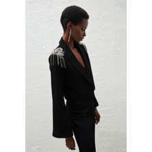 Sateen Omuz Aksesuarlı Kısa Ceket - Siyah