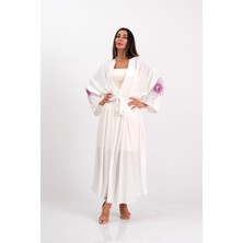 Keyifli Moda Kadın Beyaz Sırtı ve Kolları Nakışlı Püsküllü Uzun Kimono