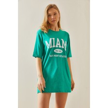 Xhan Yeşil Bisiklet Yaka Yazılı Oversize Midi T-Shirt 5YXK1-48008-08