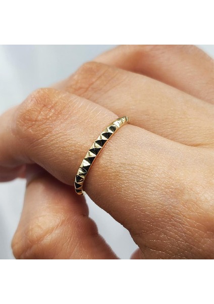 Gümüş Yüzük - Minimal Sıralı Piramit Tasarım 925 Ayar Gümüş Yüzük