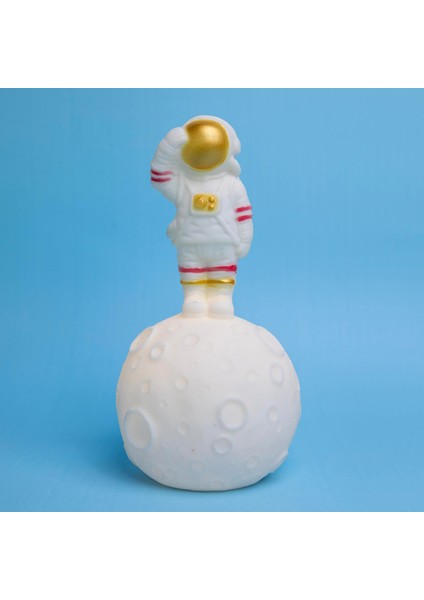 Ay Üstünde Duran Astronot Dekoratif Gece Lambası