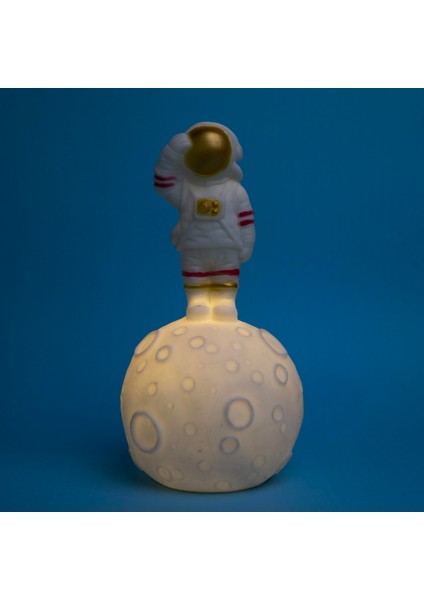 Ay Üstünde Duran Astronot Dekoratif Gece Lambası fiyatları