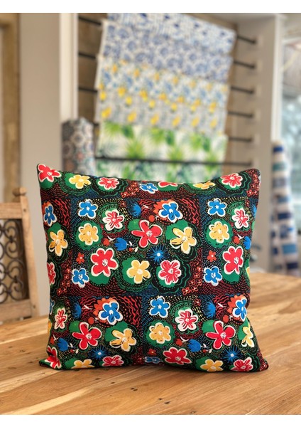 Patchwork Çiçekler Dijital Baskı Kırlent Kılıfı