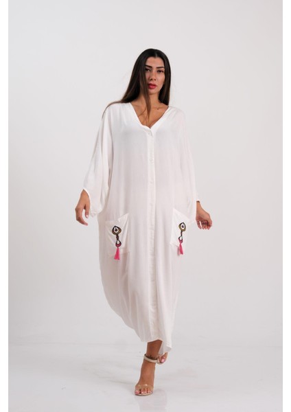Kadın Beyaz V Yaka Cepleri ve Sırtı Otantik Nakışlı Püsküllü Oversize Uzun Gömlek Elbise modelleri