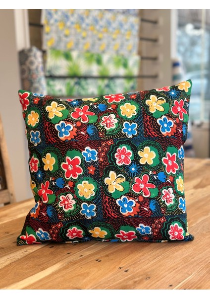 Patchwork Çiçekler Dijital Baskı Kırlent Kılıfı