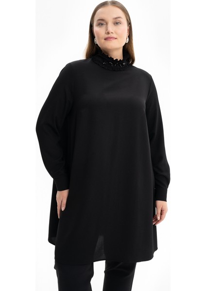 Dik Yaka Işlemeli Tunik