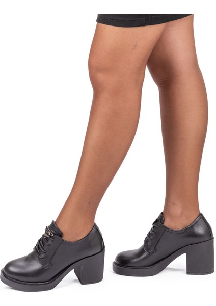 Kadın Deri 8 cm Platform Topuk Bağcıklı Günlük Şık Ayakkabı