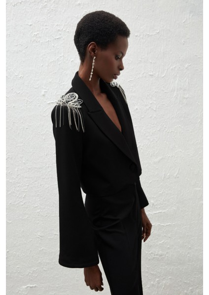 Omuz Aksesuarlı Kısa Kadın Ceket Siyah