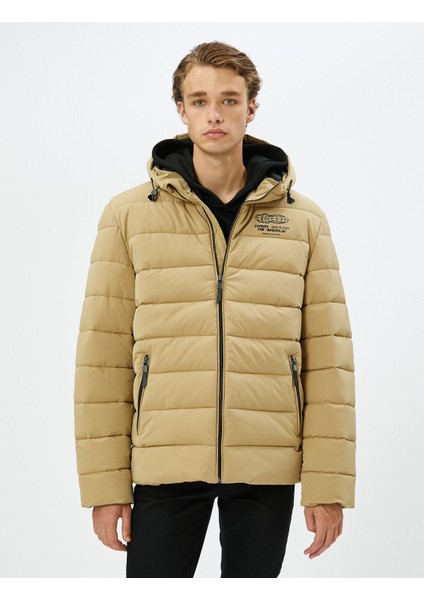 Şişme Mont Kapşonlu Fermuarlı Slogan Baskılı Cep Detaylı modelleri