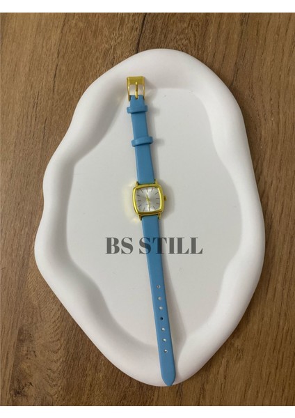 Minimal Kadın Kol Saati Retro