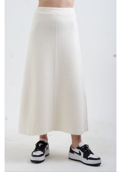 Krem Triko Evaze Etek modelleri