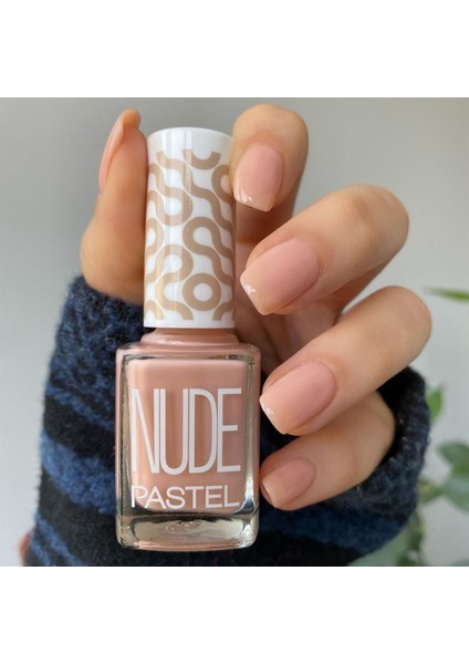 Nude Oje 756 Çok Renkli 13 ml Vegan ve Cruelty Free Özel Özellikler ile Tırnak Güzelliği