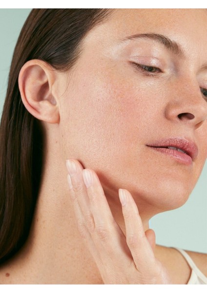 Hassas Ciltlerde Yatıştırıcı ve Güçlendirici Aromatik Bakım- Camomile Aromatic Care 15 ml modelleri