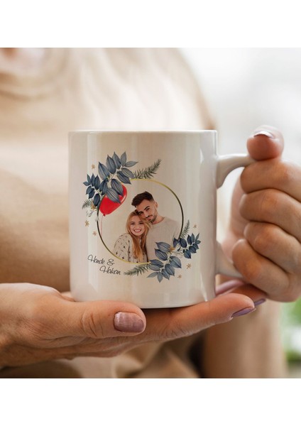 Yılbaşı Hediyesi Bk Gift Kişiye Özel Yeni Yıl Tasarımlı Beyaz Kupa Bardak ve Kokulu Kar Tanesi Mum Hediye Seti-1, Sevgiliye Hediye, Arkadaşa Hediye fiyatları