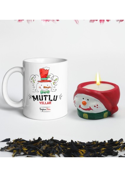 Yılbaşı Hediyesi Bk Gift Kişiye Özel Yeni Yıl Tasarımlı Beyaz Kupa Bardak ve El Yapımı Kardan Adam Kokulu Mum Hediye Seti-5, Sevgiliye, Arkadaşa Hediye