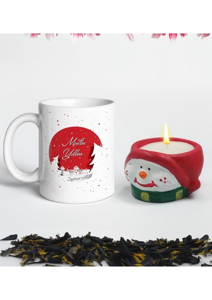 Yılbaşı Hediyesi Bk Gift Kişiye Özel Yeni Yıl Tasarımlı Beyaz Kupa Bardak ve El Yapımı Kardan Adam Kokulu Mum Hediye Seti-4, Sevgiliye, Arkadaşa Hediye