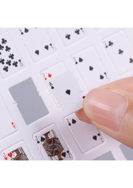 1 Takım Mini Poker Oyun Kartları 1:12 Komik Dollhouse Modelleri Sevimli Minyatür Oyuncak Bebekler Dekoratif Oyun Kartları (Yurt Dışından) modelleri