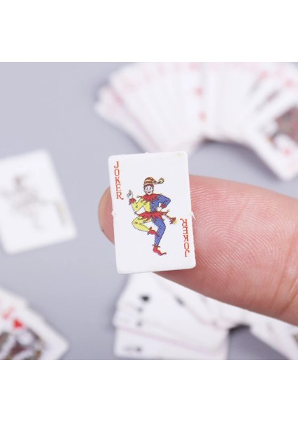 1 Takım Mini Poker Oyun Kartları 1:12 Komik Dollhouse Modelleri Sevimli Minyatür Oyuncak Bebekler Dekoratif Oyun Kartları (Yurt Dışından) fırsatları