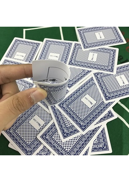 2kırmızı Stil Yeni 2 Takımlot Bakara Texas Hold'em Plastik Su Geçirmez Ovma Oyun Kartları Poker Kulübü Kartları Masa Oyunları 2.48*3. Yernea (Yurt Dışından) indirimleri