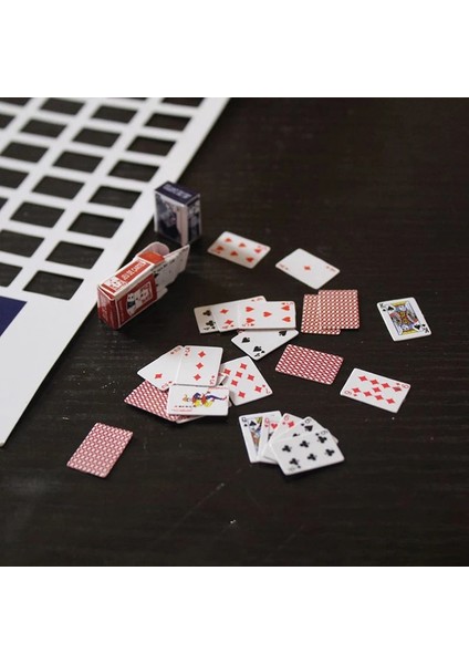 1 Takım 1:12 Sevimli Minyatür Dollhouse Sevimli Mini Poker Oyun Kartları Tarzı Rastgele Komik Poker Sıcak Satış (Yurt Dışından)