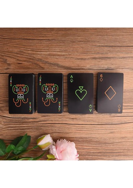 1 Takım Kartları Stili Et Yüksek Li Siyah Işıklı Oyun Kartları Karanlıkta Glow Bar Ktv Noctilucent Floresan Poker Kartları Gece Koleksiyonu (Yurt Dışından)