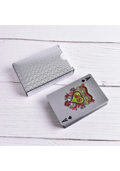 Altın Tarzı Sıcak Moda Su Geçirmez Altın Renk Poker Kartları Muhteşem Lüks Folyo Kaplama Ekose Oyun Kartları Güverte Sihirli Kart Parti Oyunları (Yurt Dışından) fiyatları