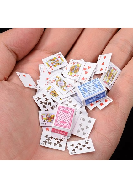 1 Takım 1:12 Sevimli Minyatür Dollhouse Sevimli Mini Poker Iskambil Kartları Tarzı Rastgele Mini Sevimli Poker Dollhouse Dıy Sahne Modeli (Yurt Dışından)