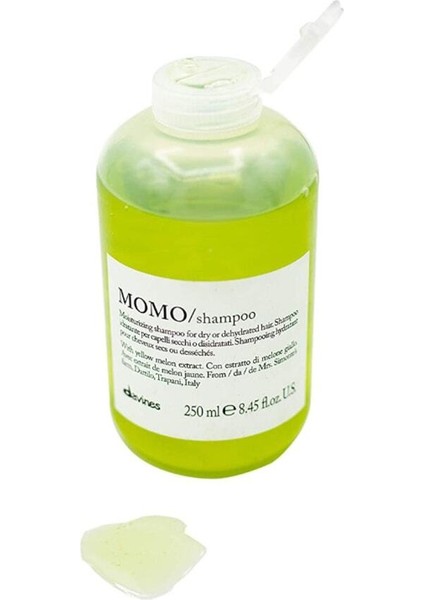 Professional Momo For Dry Hair Moisturising And Strengthening Natural Vegan Shampoo 250 ml