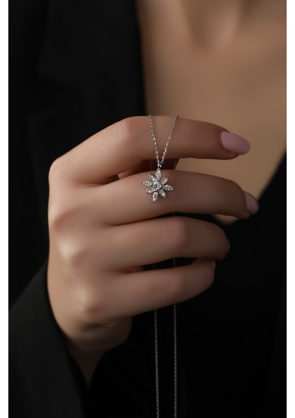 925 Ayar Kadın Umut Çiçeği Gümüş Kolye fiyatları