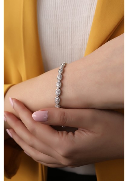 925 Ayar Oval Pırlanta Montur Kutu Kilitli Su Yolu Bileklik 18CM fiyatları