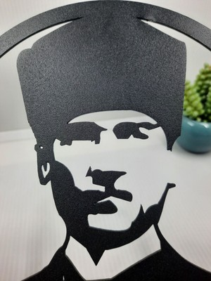 Gowpenart Dizayn Atatürk Yuvarlak Çerçeveli Masaüstü Metal Büst -Ev / Ofis Dekoru- Hediye Biblo -18 x 18 cm