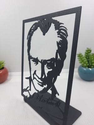 Gowpenart Dizayn Atatürk Çerçeveli Masaüstü Metal Büst - Ev / Ofis Dekoru - Hediye Biblo - 18 x 13 cm