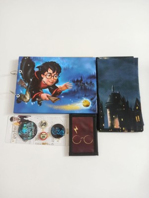 Alanç Harry Potter Rozet Seti, Desenli Duvar Halısı, Cüzdan, Albüm Özel Hediye Seti